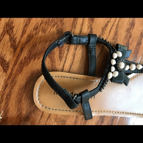 Madden Girl Pearl Sandals - Picture 6 of 6